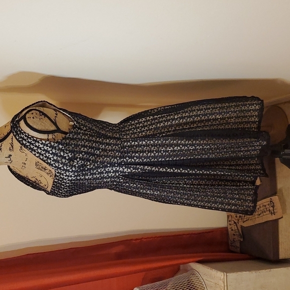 NWOT XXI black lace over cream shell, cut out dress size Large - Picture 4 of 10